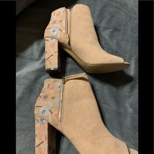 SO open toe boots.  #1